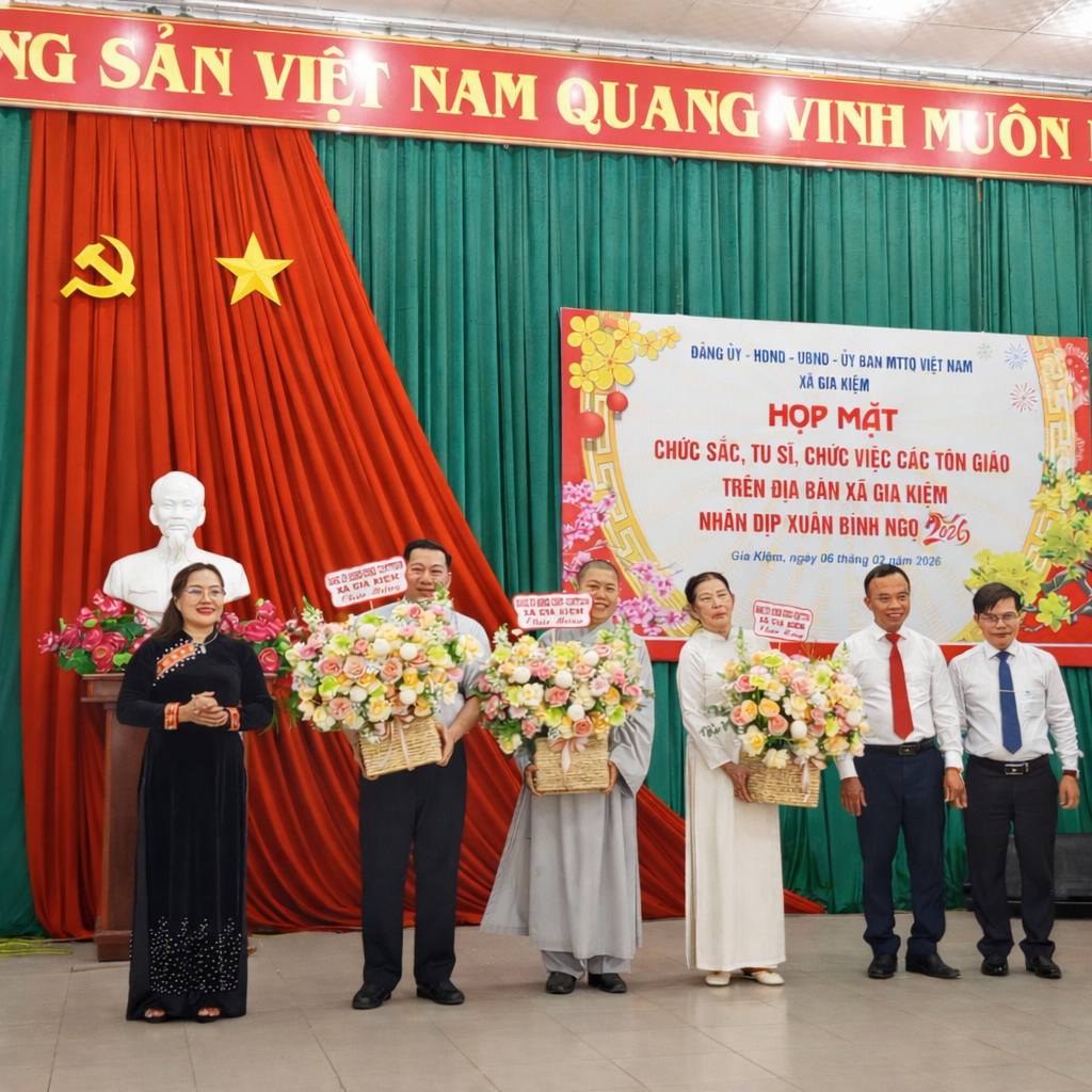 Họp mặt chức sắc, tu sĩ, chức việc các tôn giáo trên địa bàn nhân dịp Xuân Bính Ngọ năm 2026