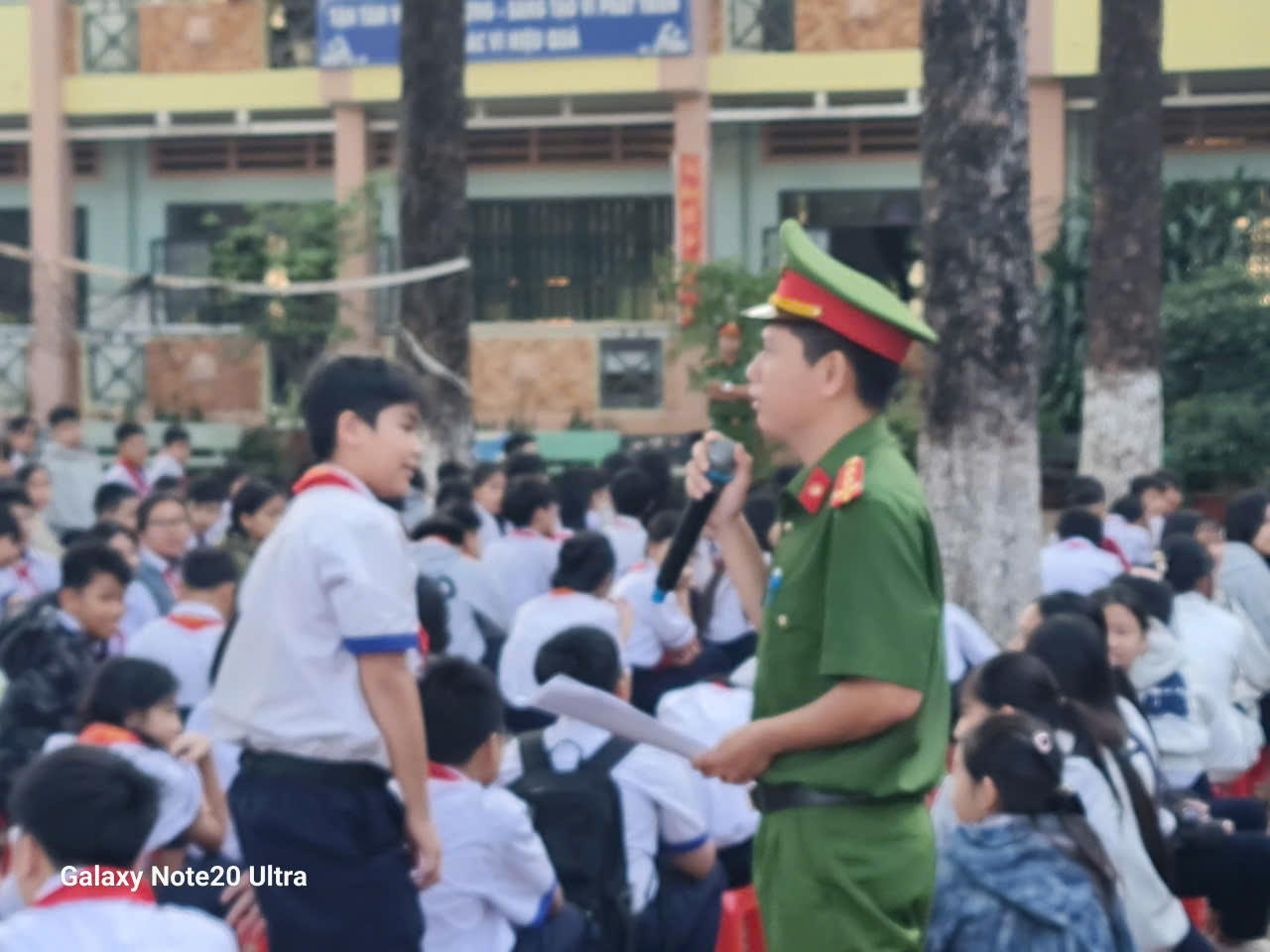 Tuyên truyền phổ biến giáo dục pháp luật cho học sinh toàn trường THCS Quang Trung