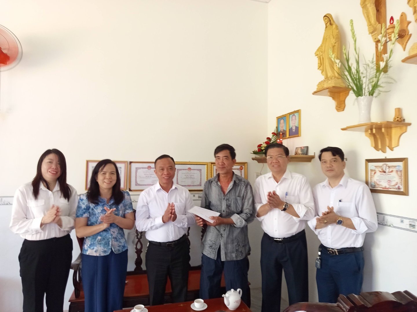 Khảo sát về thực hiện chế độ chính sách đối với người có công trên địa bàn xã