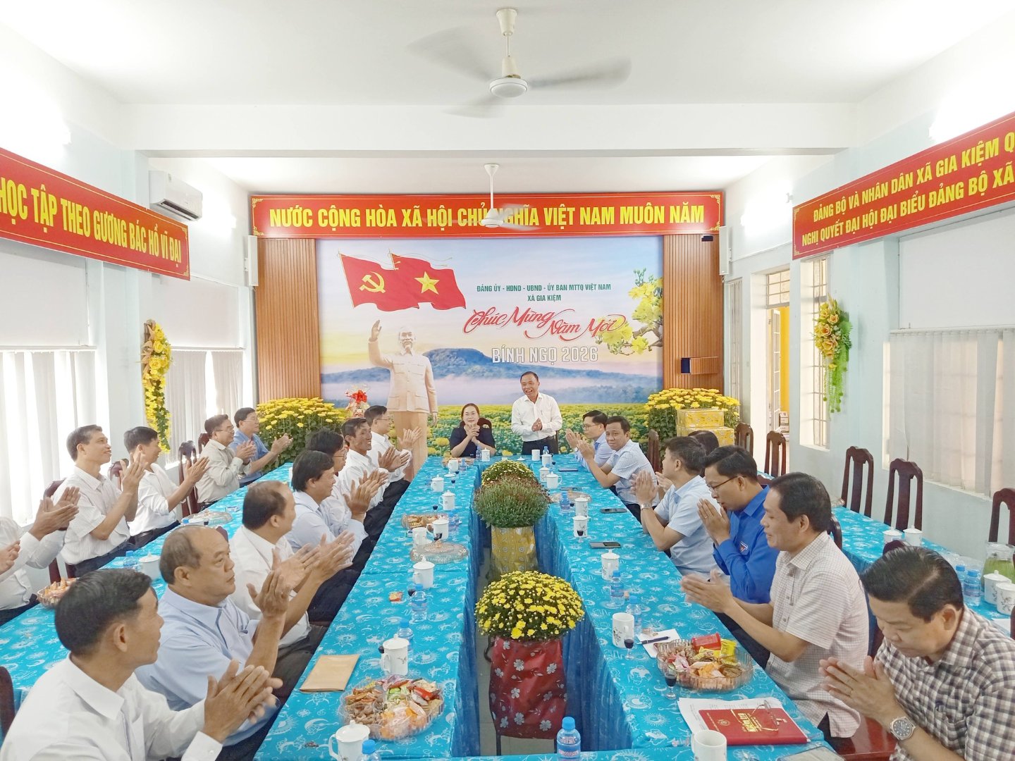 Đại diện ban hành giáo các giáo xứ trên địa bàn xã Gia Kiệm đã đến thăm và chúc tết Đảng ủy, HĐND-UBND-UBMTTQVN xã