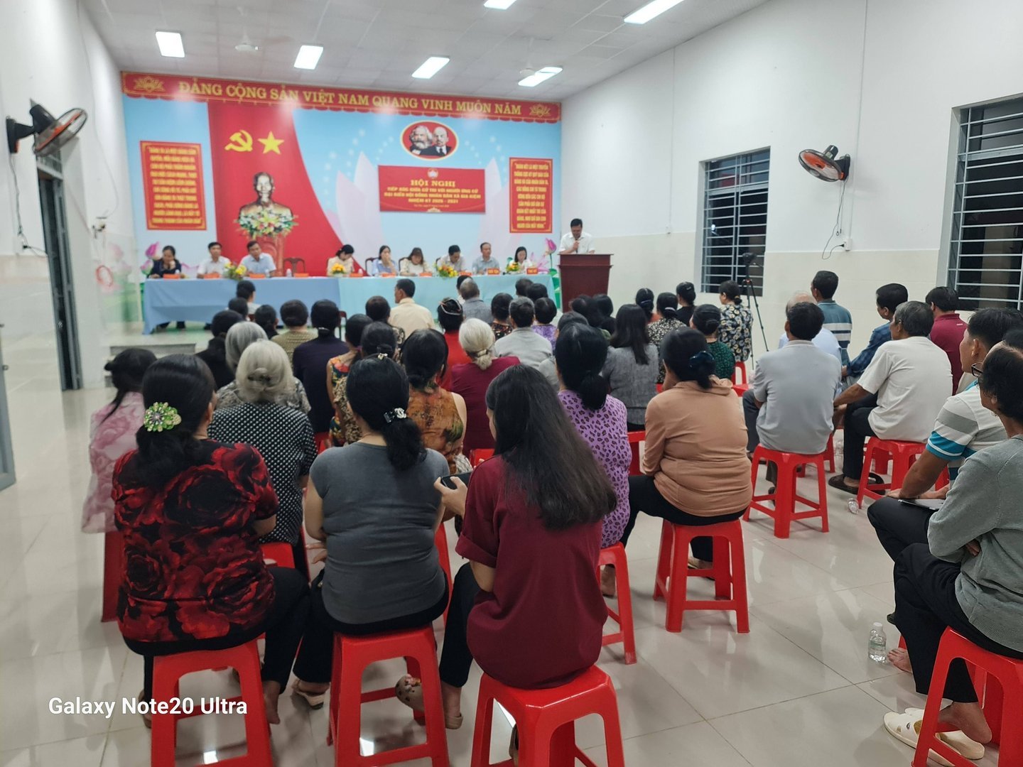 Tiếp xúc cử tri với ứng cử viên HĐND xã đơn vị bầu cử số 9 (buổi 2)