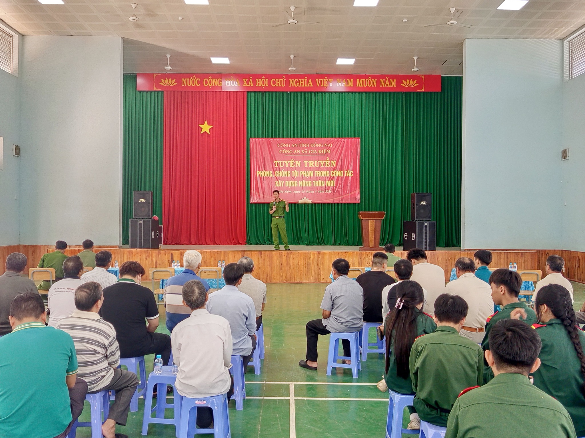 Công an xã Gia Kiệm tuyên truyền phòng, chống tội phạm và xây dựng nông thôn mới