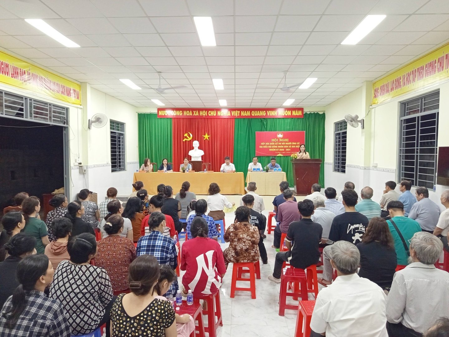 Tiếp xúc cử tri với ứng cử viên HĐND xã đơn vị bầu cử số 5 tại ấp Võ Dõng 2