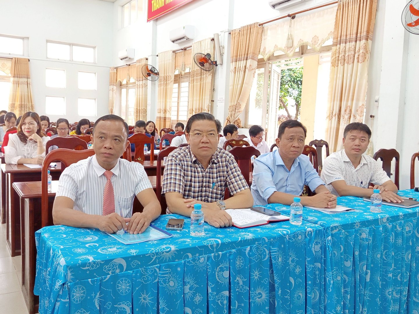 Hoi Nghi Giao Chi Tieu Ke Hoach Kinh Te Xa Hoi Va Du Toan Ngan Sach Nha Nuoc Xa Gia Kiem Nam 2026 - Ảnh 4