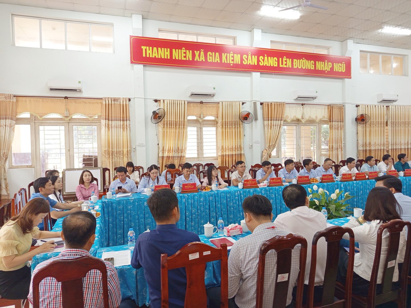 Hoi Nghi Giao Luu Trao Doi Hoc Tap Kinh Nghiem Van Hanh Chinh Quyen 2 Cap Giua Xa Gia Kiem Va Xa Long Ha - Ảnh 12