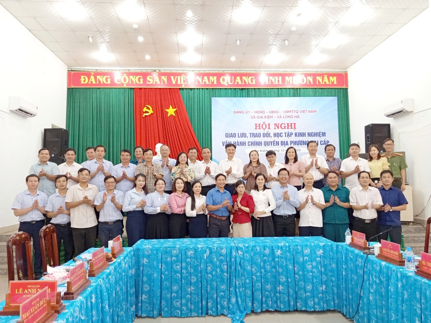 Hoi Nghi Giao Luu Trao Doi Hoc Tap Kinh Nghiem Van Hanh Chinh Quyen 2 Cap Giua Xa Gia Kiem Va Xa Long Ha - Ảnh 19