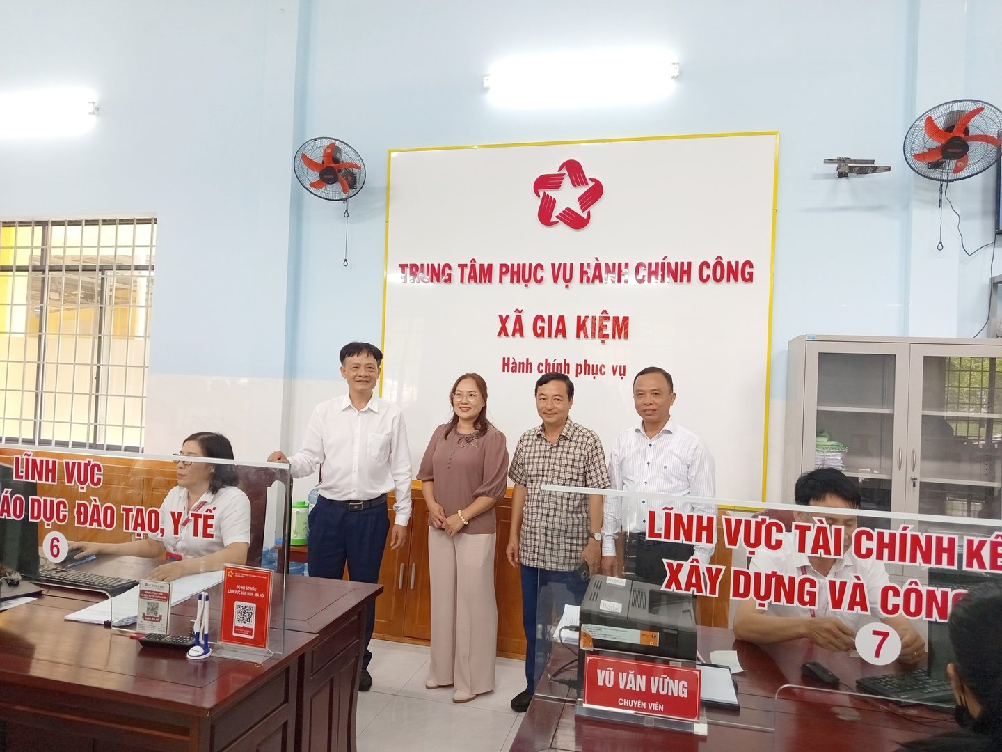 Hoi Nghi Giao Luu Trao Doi Hoc Tap Kinh Nghiem Van Hanh Chinh Quyen 2 Cap Giua Xa Gia Kiem Va Xa Long Ha - Ảnh 27