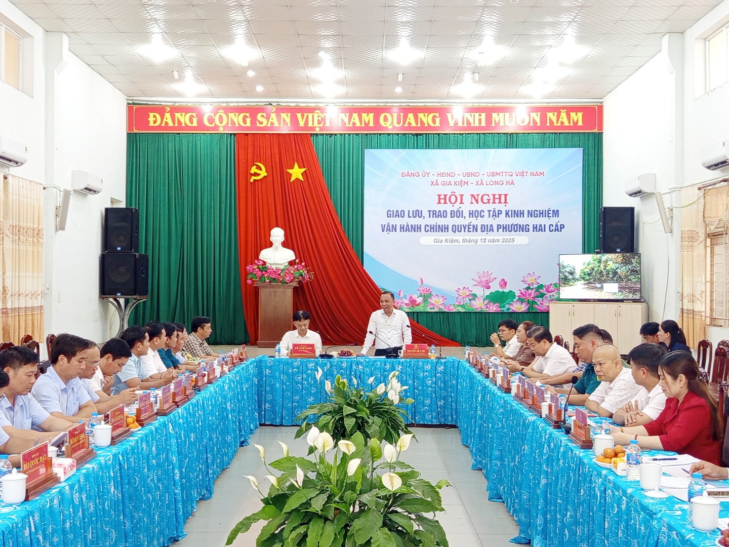 Hoi Nghi Giao Luu Trao Doi Hoc Tap Kinh Nghiem Van Hanh Chinh Quyen 2 Cap Giua Xa Gia Kiem Va Xa Long Ha - Ảnh 3