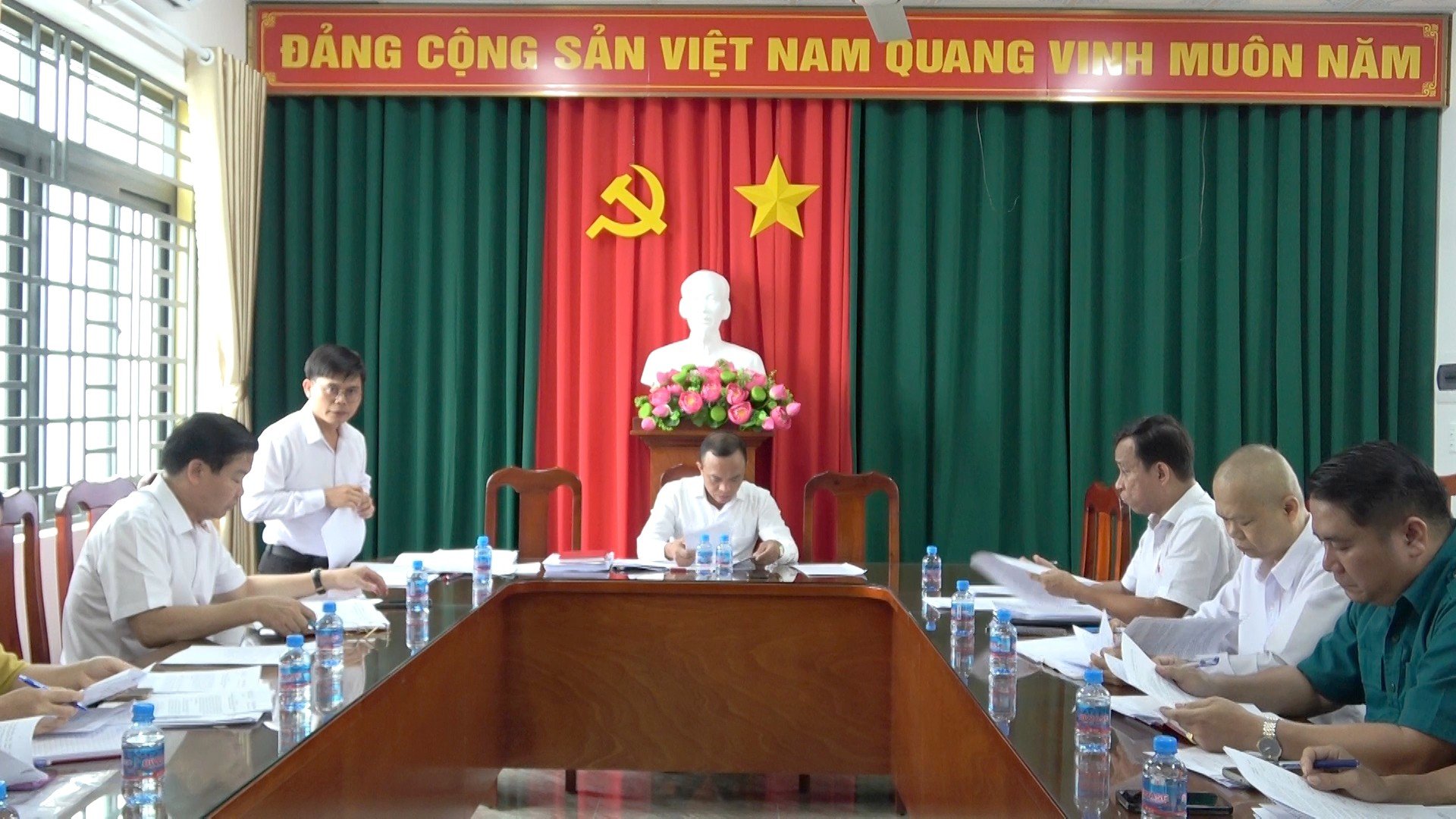 Hop Ban Chi Dao Thuc Hien Cong Tac Bau Cu - Ảnh 2