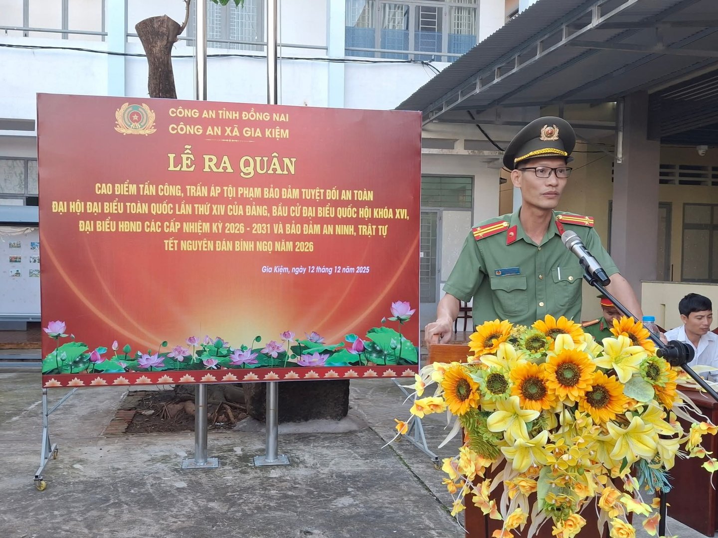 Ra Quan Thuc Hien Cao Diem Tan Con Tran Ap Toi Pham - Ảnh 7